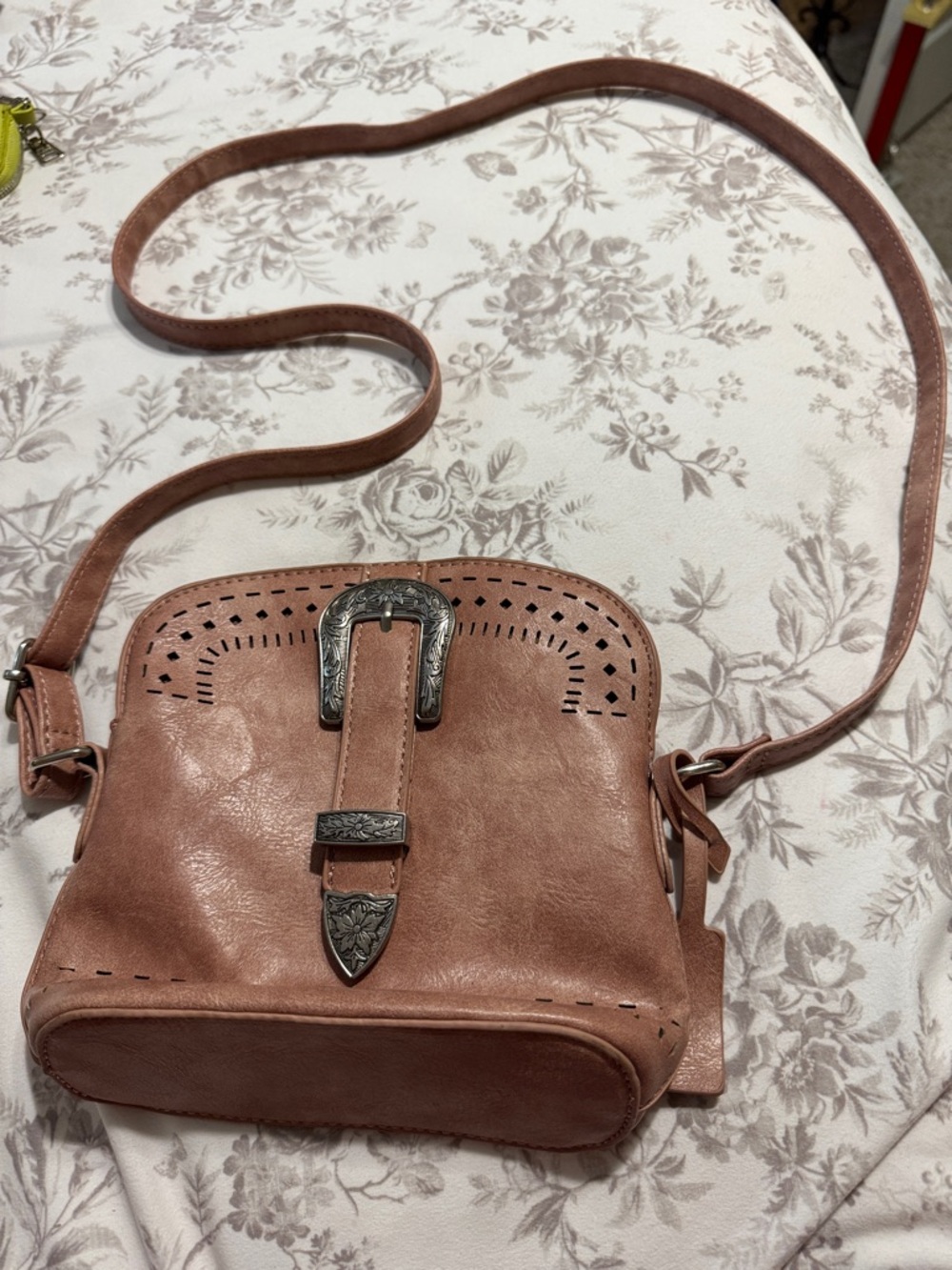 Classic Western-Style MUDD Small Crossbody Bag in Dusty Rose